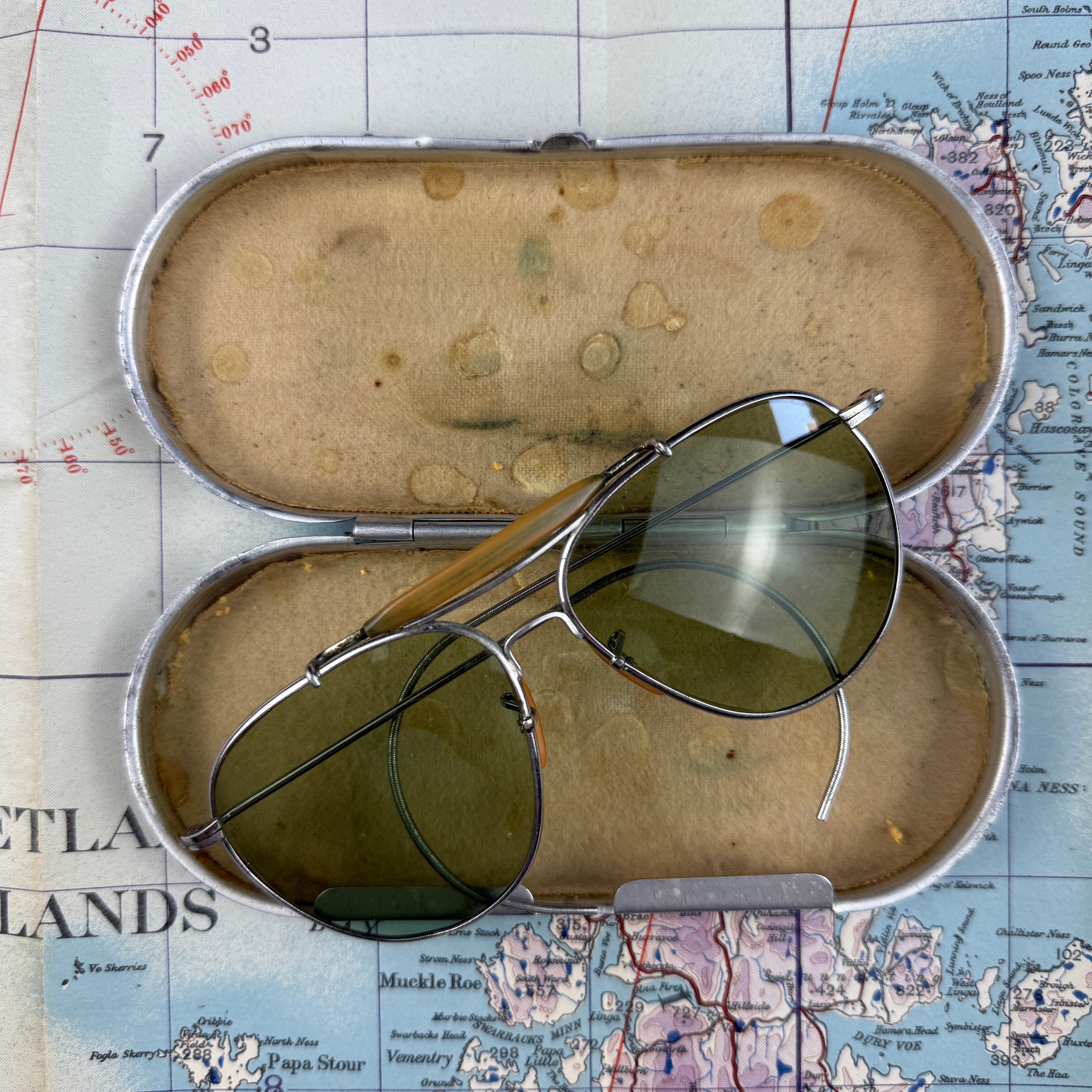 Bausch & Lomb AN6531 Aviator Sunglasses - Mint Condition