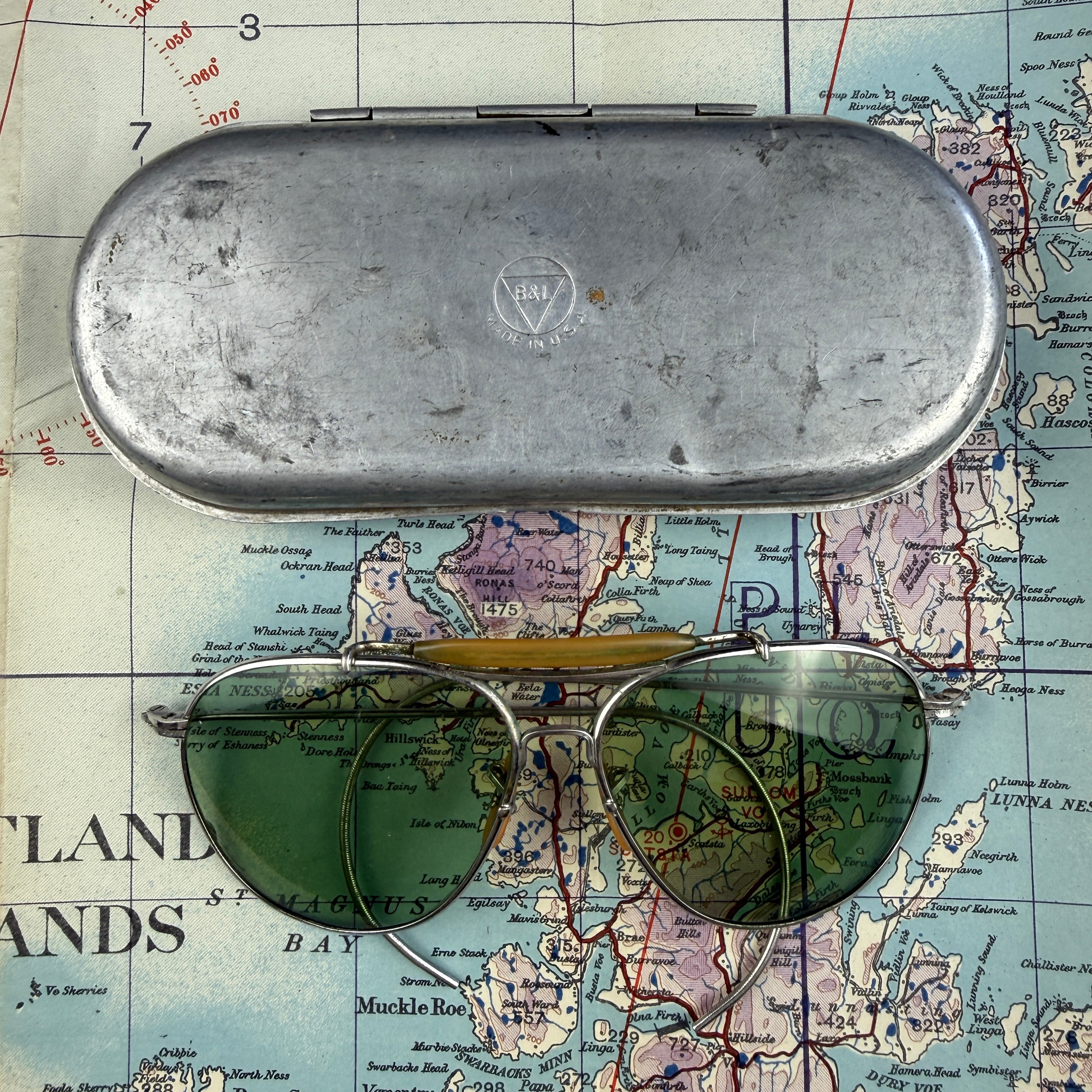 Bausch & Lomb AN6531 Aviator Sunglasses - Mint Condition