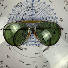 Load image into Gallery viewer, Bausch & Lomb AN6531 Aviator Sunglasses