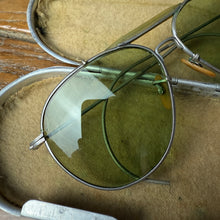 Load image into Gallery viewer, Bausch & Lomb AN6531 Aviator Sunglasses