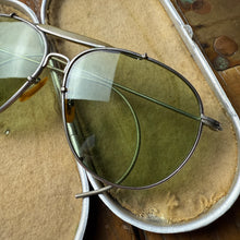 Load image into Gallery viewer, Bausch & Lomb AN6531 Aviator Sunglasses