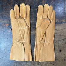 Load image into Gallery viewer, USAAF WW2 Leather B-3A Flight Gloves - Deadstock