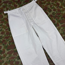 Load image into Gallery viewer, US Army 1970 Food Handler Trousers - Size 33