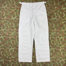 Load image into Gallery viewer, US Army 1970 Food Handler Trousers - Size 34