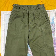 Load image into Gallery viewer, British Army 1960s Jungle 'Gurkha' Trousers - size 32