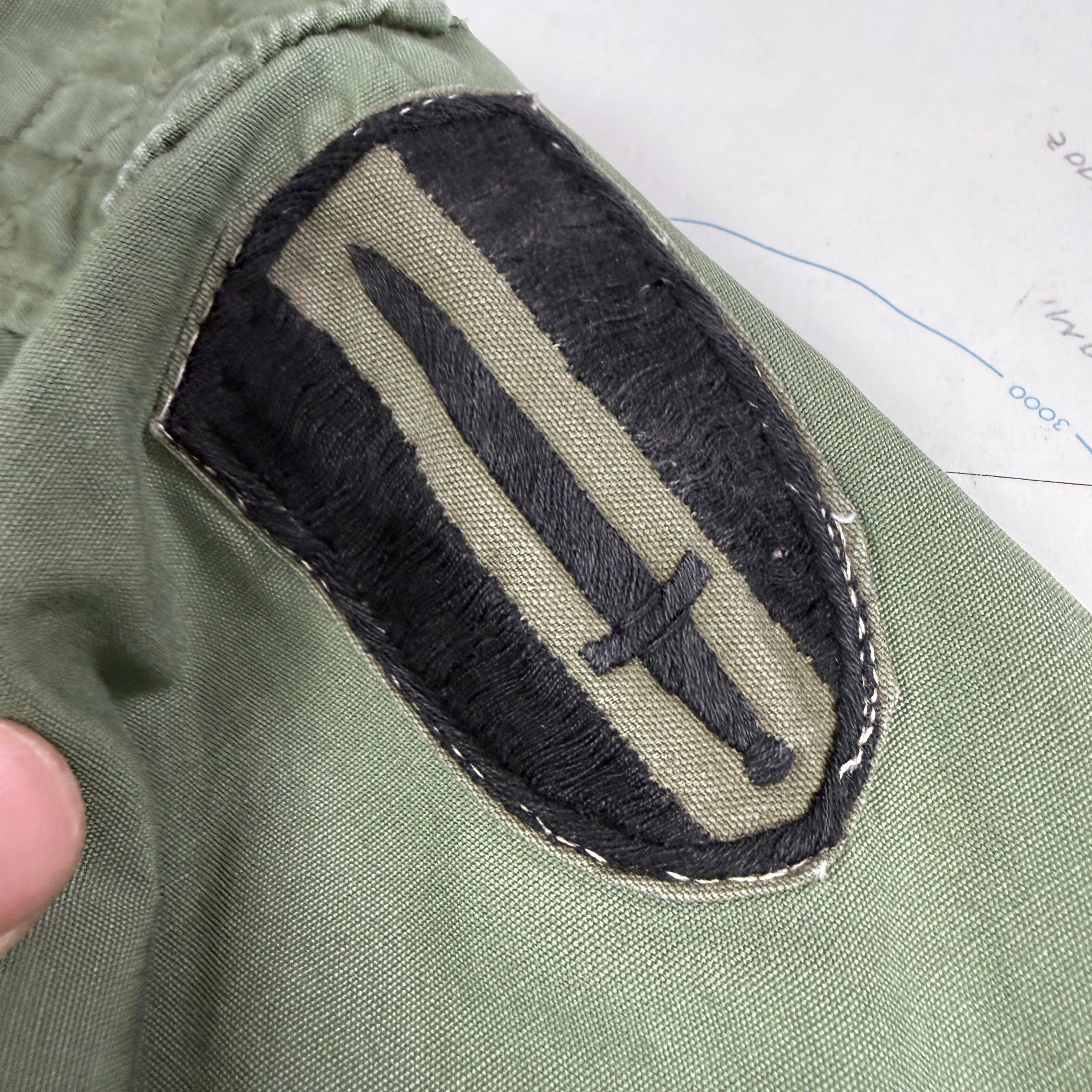 US Army 1964 Exposed Button 1st Pattern Jungle Jacket with Patches