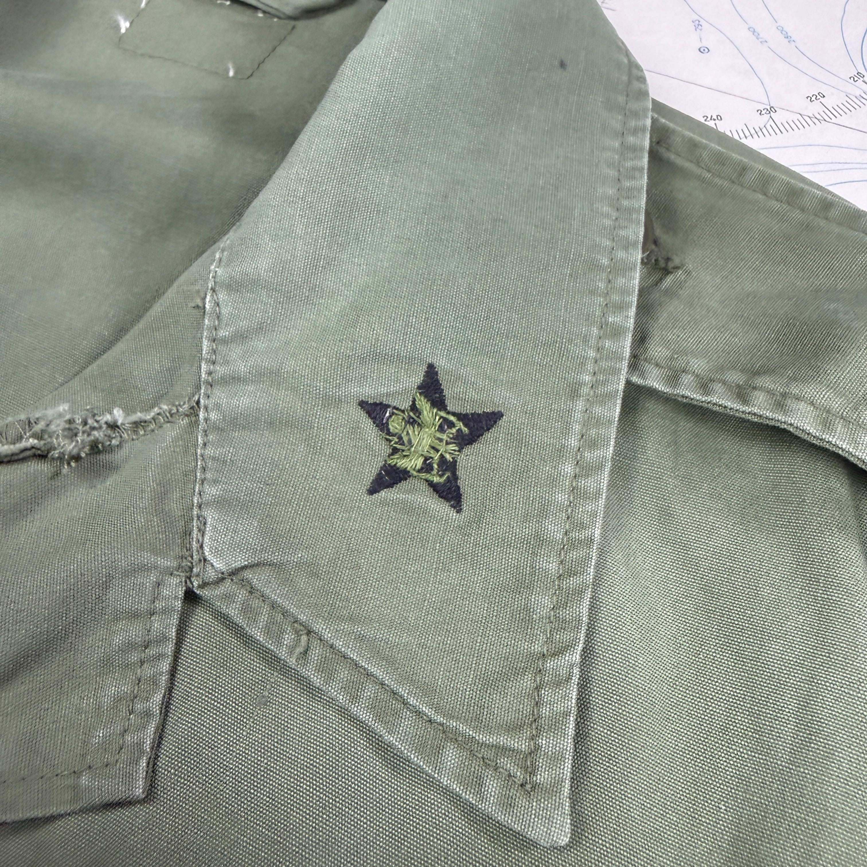 US Army 1964 Exposed Button 1st Pattern Jungle Jacket with Patches