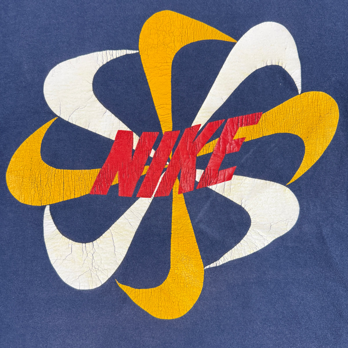 Nike 1970s Pinwheel T-shirt