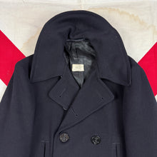 Load image into Gallery viewer, US Navy Mid WW2 Peacoat - Mint Condition - Size 38