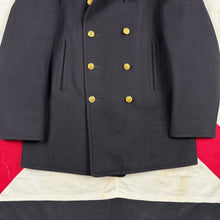 Load image into Gallery viewer, US Navy WW2 Peacoat - Mint Condition - Size 42