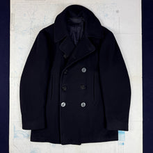 Load image into Gallery viewer, US Navy WW2 Peacoat - Mint Condition - Size 42