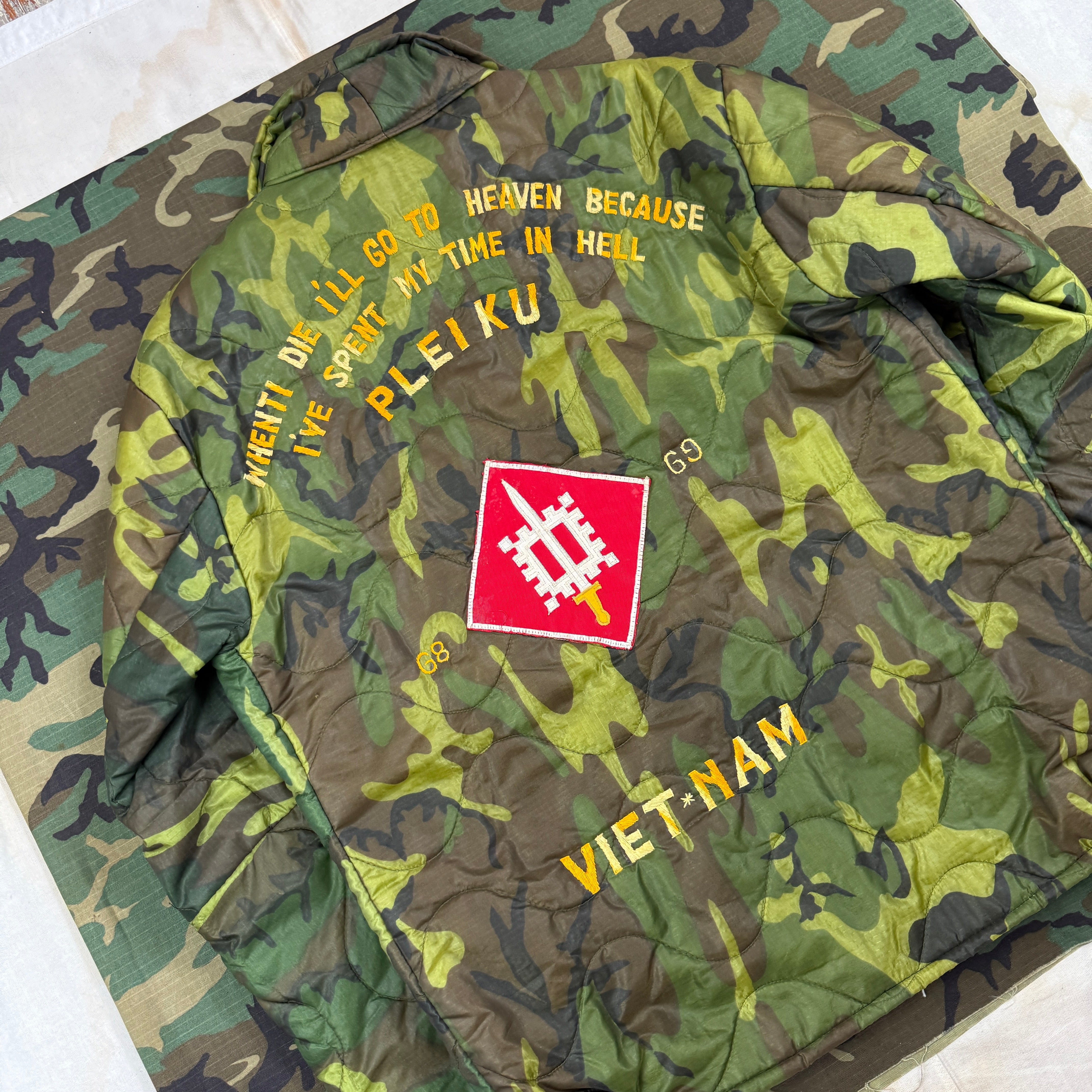 US Army 18th Engineer Brigade 1968/69 Vietnam Camo Souvenir Jacket - Mint Condition