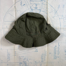 Load image into Gallery viewer, USAF Vietnam 1966 Survival Sun Hat - Good Condition