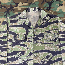 Load image into Gallery viewer, US Army Vietnam 2 Tone Tiger Stripe Lightweight Shirt - Mint Condition