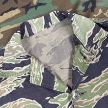 Load image into Gallery viewer, US Army Vietnam 2 Tone Tiger Stripe Lightweight Shirt - Mint Condition