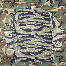 Load image into Gallery viewer, US Army Vietnam 2 Tone Tiger Stripe Lightweight Shirt - Mint Condition
