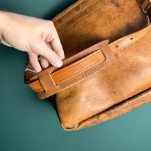 Load image into Gallery viewer, US Mail 1964 Leather Satchel