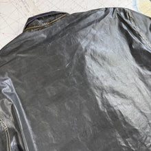 Load image into Gallery viewer, US Navy 1941 Foul Weather Short Coat