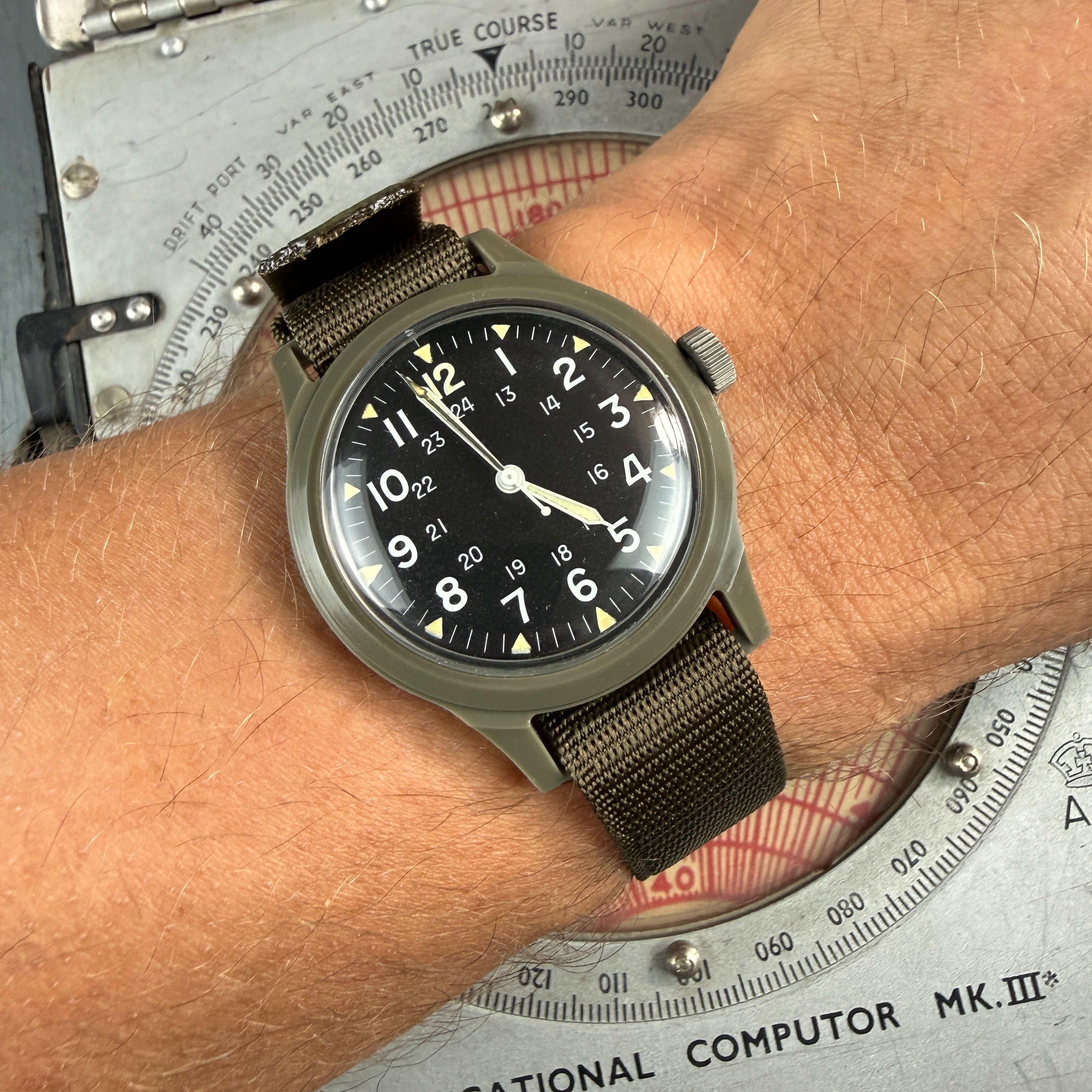 US Army 1969 MIL-W-46374 Watch - Deadstock