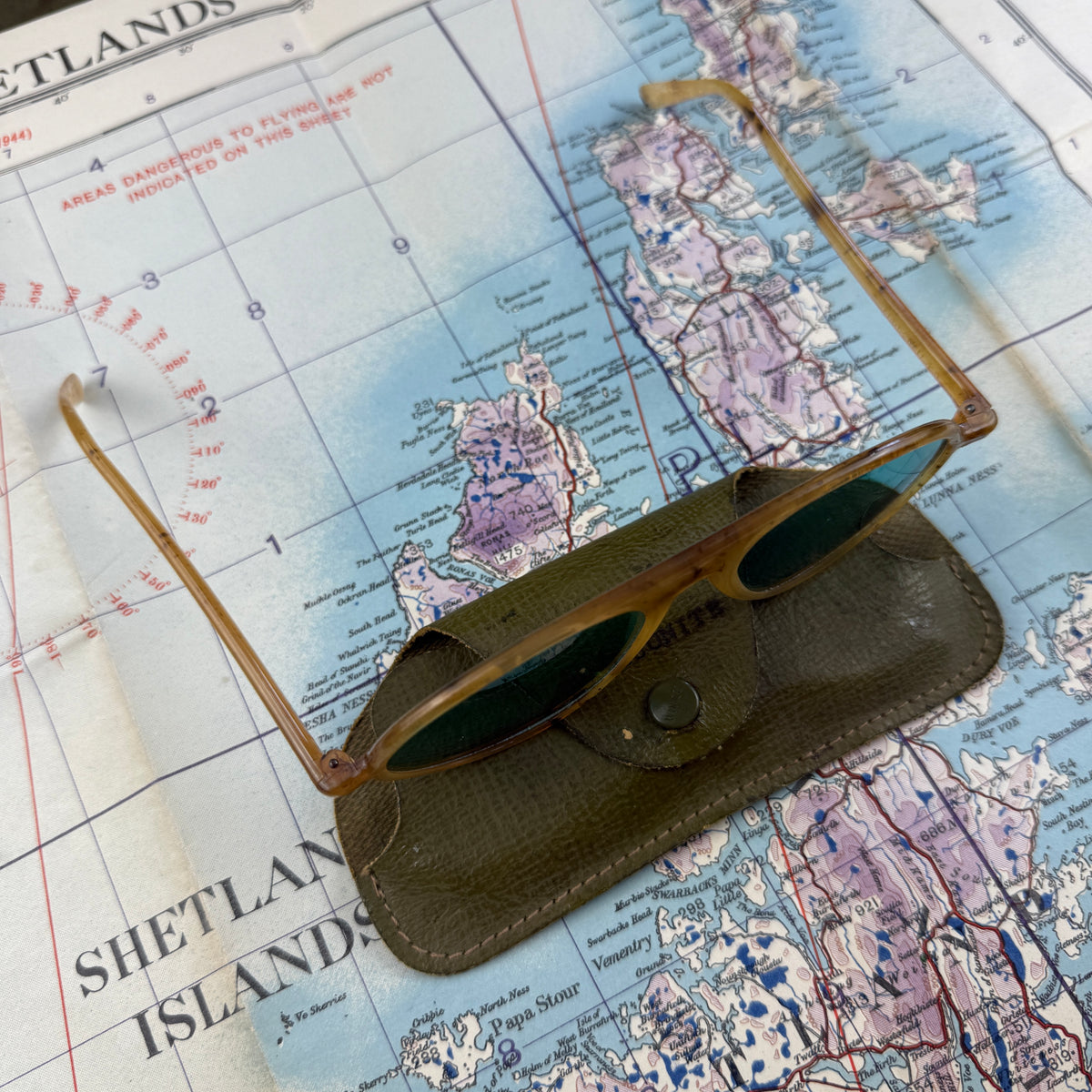 US Army 1944/45 Willsonite Bakelite Sunglasses