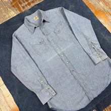 Load image into Gallery viewer, Wrangler 1950s Denim 27MW Asymmetric Pocket Western Shirt