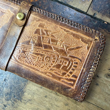 Load image into Gallery viewer, US Army WW2 Hand Tooled Victory Leather Waller