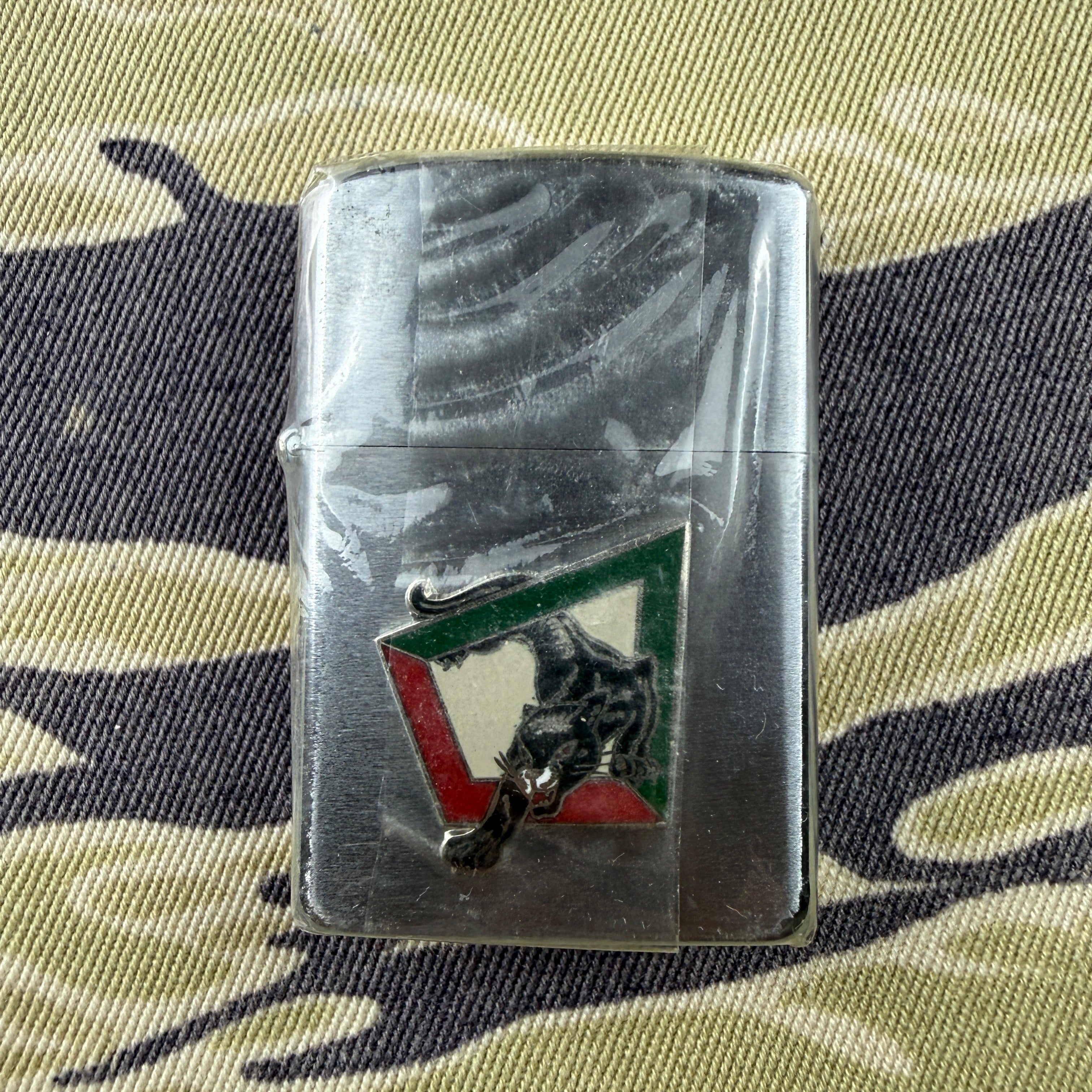 USAF 615th TFS Super Ace Lighter - Deadstock