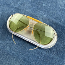 Load image into Gallery viewer, Bausch &amp; Lomb AN6531 Aviator Sunglasses
