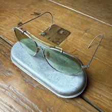 Load image into Gallery viewer, Bausch &amp; Lomb AN6531 Aviator Sunglasses
