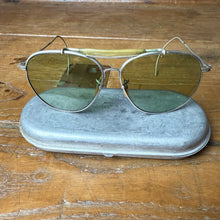 Load image into Gallery viewer, Bausch &amp; Lomb AN6531 Aviator Sunglasses
