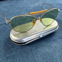 Load image into Gallery viewer, Bausch &amp; Lomb AN6531 Aviator Sunglasses
