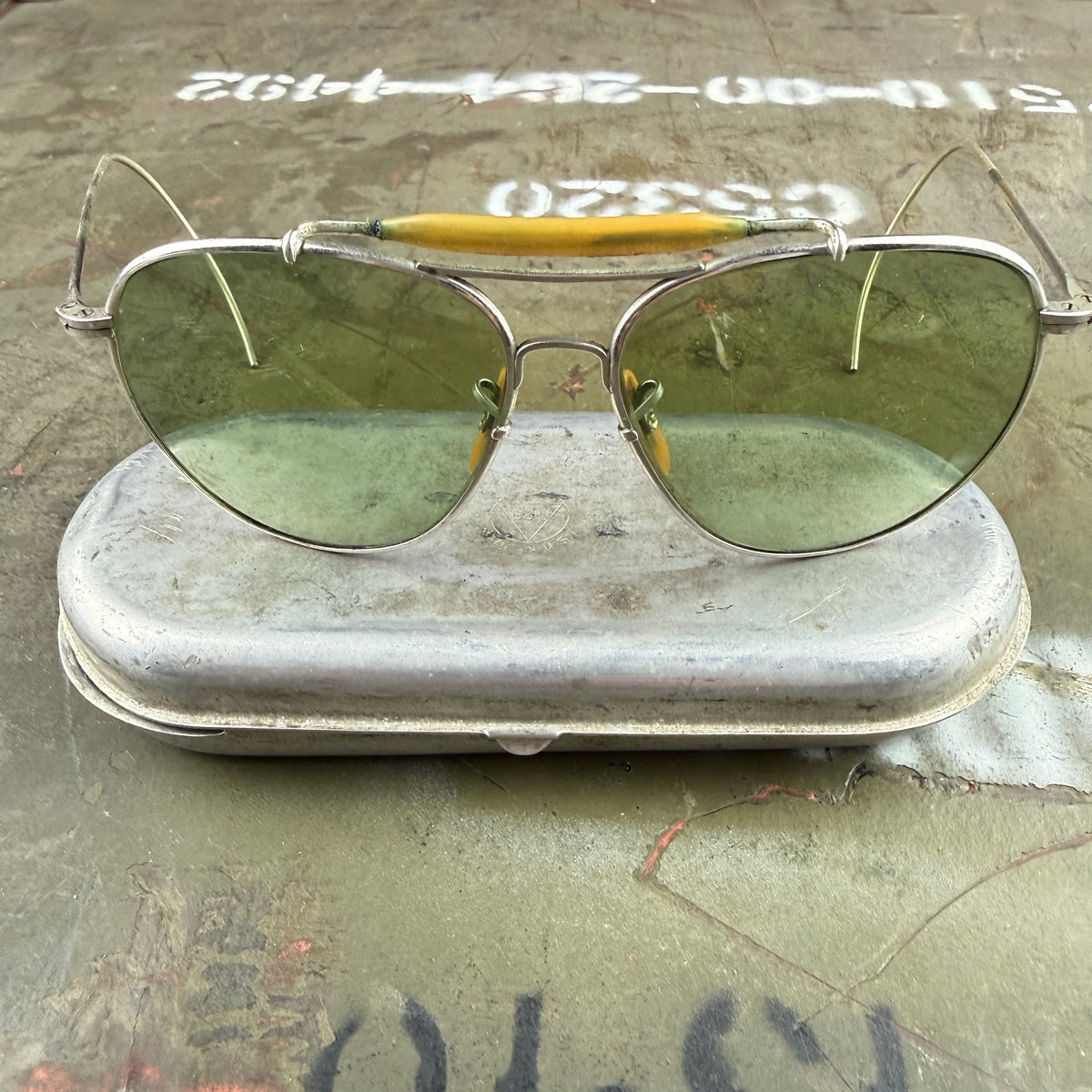 Bausch & Lomb AN6531 Aviator Sunglasses