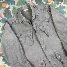 Load image into Gallery viewer, US Army 1963 Exposed Button 1st Pattern Jungle Jacket
