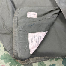 Load image into Gallery viewer, US Army 1963 Exposed Button 1st Pattern Jungle Jacket
