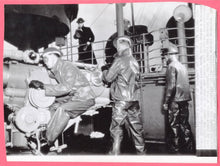 Load image into Gallery viewer, US Navy 1941 Foul Weather Short Coat
