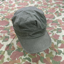 Load image into Gallery viewer, Deadstock US Army 1945 Pattern HBT Fatigue Cap
