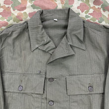 Load image into Gallery viewer, US Army WW2 P43 HBT Fatigue Shirt - Size 34 - Mint/Deadstock
