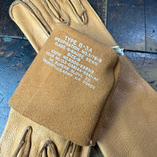 Load image into Gallery viewer, USAAF WW2 Leather B-3A Flight Gloves - Deadstock
