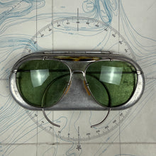 Load image into Gallery viewer, Bausch &amp; Lomb AN6531 Aviator Sunglasses
