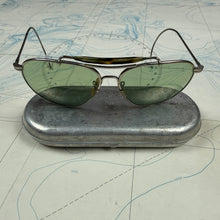 Load image into Gallery viewer, Bausch &amp; Lomb AN6531 Aviator Sunglasses
