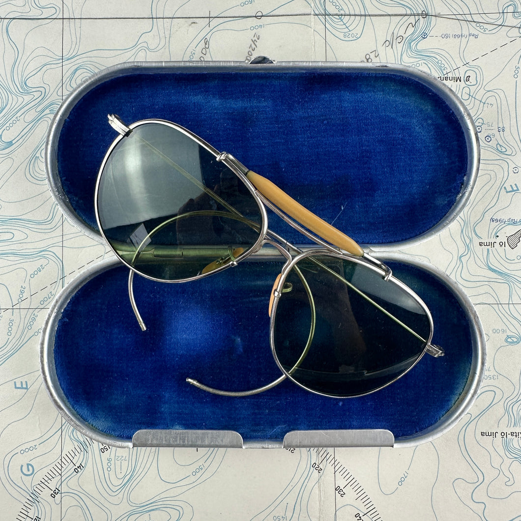 Bausch & Lomb AN6531 Aviator Sunglasses - Mint Condition