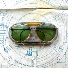 Load image into Gallery viewer, Bausch &amp; Lomb AN6531 Aviator Sunglasses

