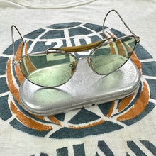 Load image into Gallery viewer, Bausch &amp; Lomb AN6531 Aviator Sunglasses
