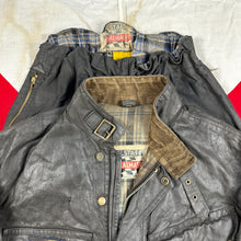 Load image into Gallery viewer, Belstaff Trialmaster Early 1950s Chequered Flag Set from Pro-Rider
