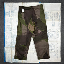 Load image into Gallery viewer, British Army WW2 Windproof Camo Trousers - Size 2 - Deadstock
