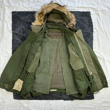 Load image into Gallery viewer, Canadian Army Experimental X-51 Combat Jacket
