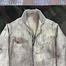 Load image into Gallery viewer, British Army WW2 1942 Handpainted First Pattern Denison Smock

