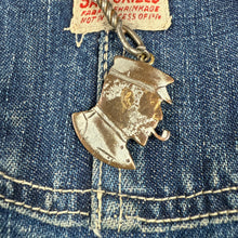 Load image into Gallery viewer, US Army WW1 Compass &amp; Portrait Fob
