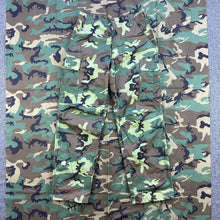 Load image into Gallery viewer, US Army 1967 ERDL &quot;Non-Rip&quot; Poplin Jungle Set Deadstock
