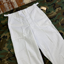 Load image into Gallery viewer, US Army 1970 Food Handler Trousers - Size 33
